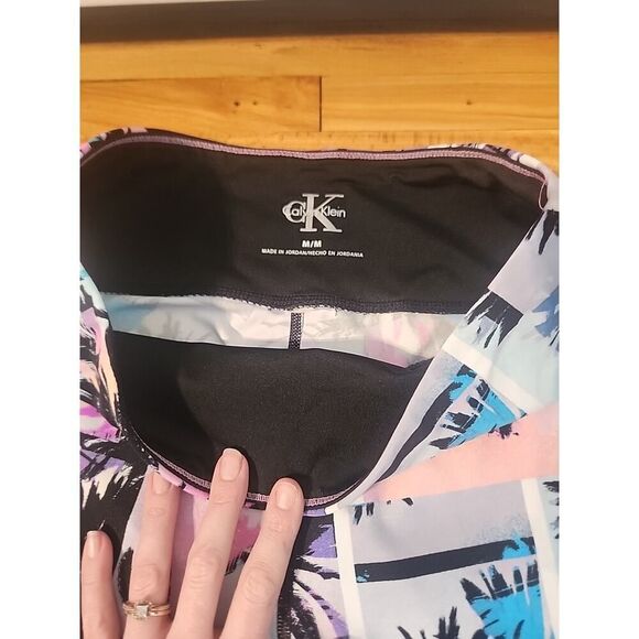 Calvin Klein tropical biker shorts women's size Medium - Picture 3 of 5